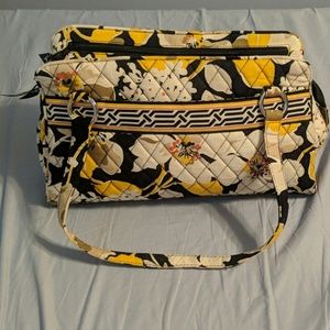 Like New Vera Bradley multipocket purse Dogwood
